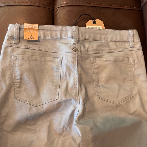 NWT gray women’s Prana Jeans. - Picture 4 of 11